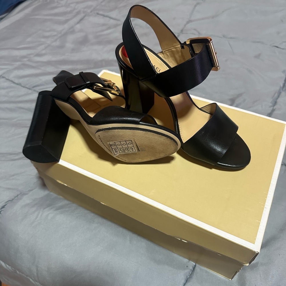 Heels - Picture 5 of 6